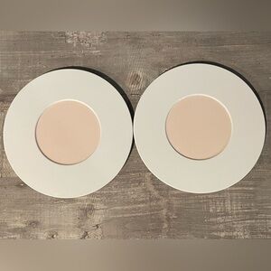 Tupperware CoolSpot Trivet White Neutral Tan Center 7”